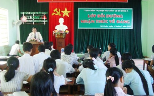 Khai giảng lớp bồi dưỡng nhận thức về Đảng tại Chi bộ ĐH Đông Á